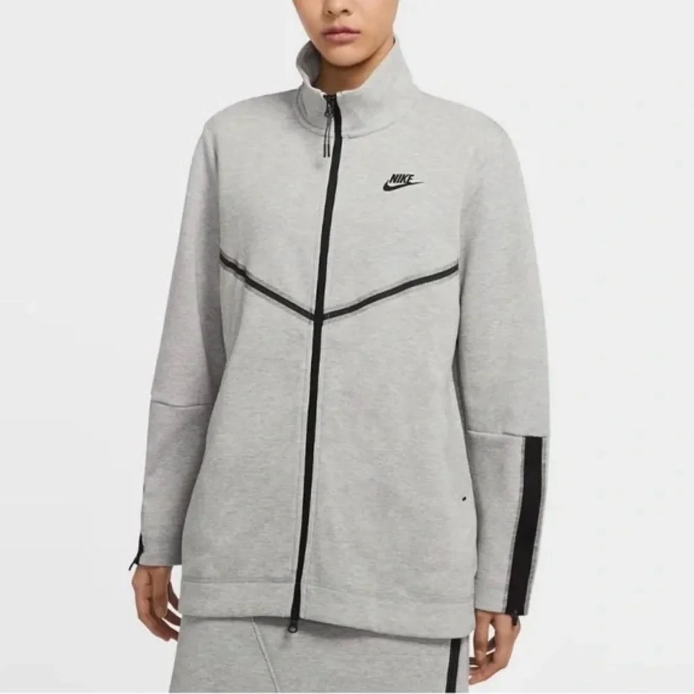 NWT Women's Nike Sportswear Tech Fleece Full Zip Jacket‎ Gray
